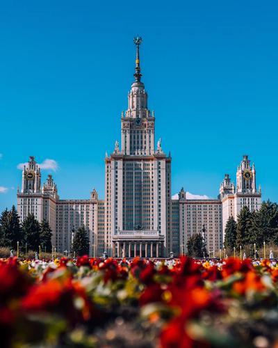 Весенний парад памяти: в Москву на 9 Мая