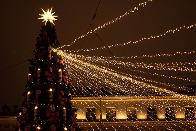 Петербург встречает Новый год: сказка, музыка и шампанское 3 дня