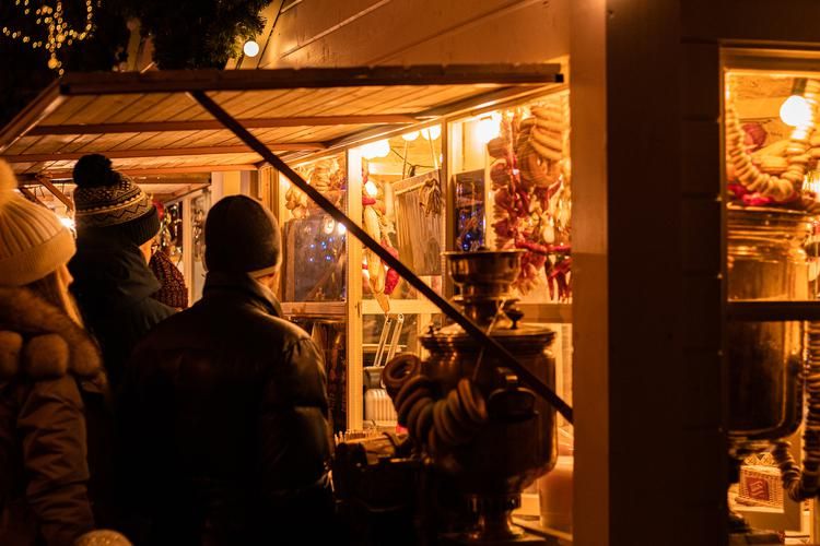 Новогоднее волшебство в Петербурге: дворцы, ярмарки и традиции