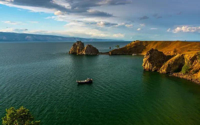 Сплав, тайга, рыбалка в Якутии на реке Амга (промо)