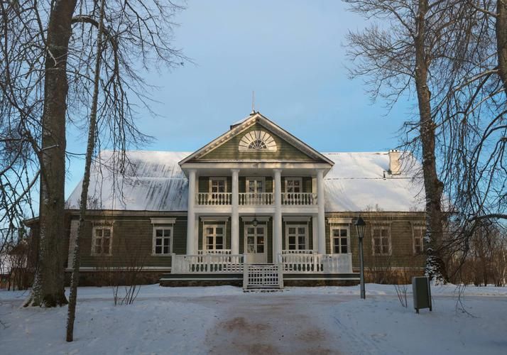 Где замки Выборга шепчут колядки, а Псковские крепости — хранят огонь